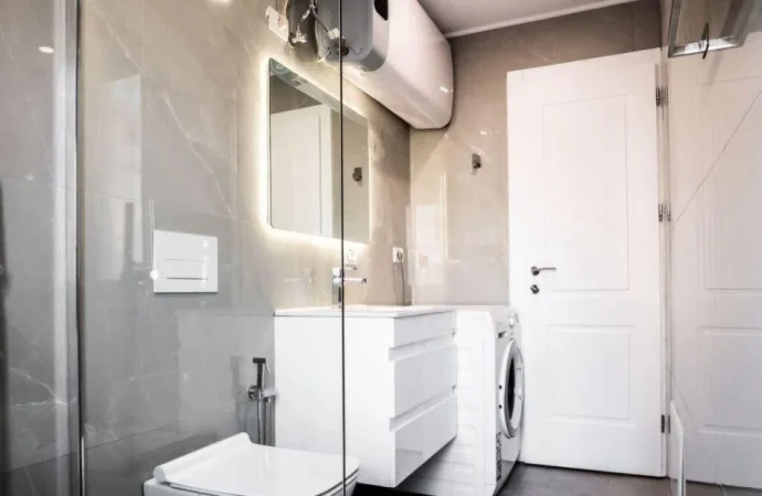 Tirane, jepet me qera apartament 1+1 Kati 4, 60 m² 650 € (QENDER)