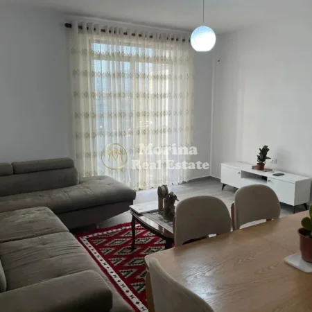 Tirane, jepet me qera apartament 3+1 Kati 3, 110 m² 700 € (5 Maji)