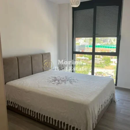 Tirane, jepet me qera apartament 3+1 Kati 3, 110 m² 700 € (5 Maji)