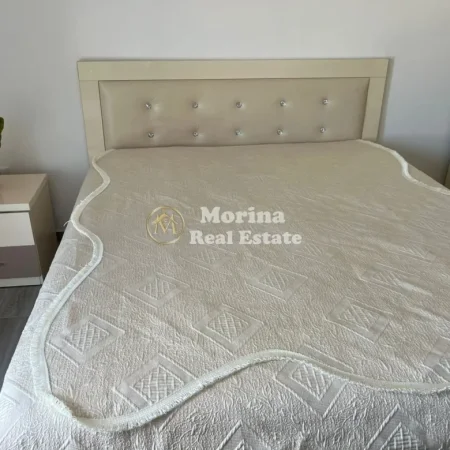 Tirane, jepet me qera apartament 3+1 Kati 3, 110 m² 700 € (5 Maji)