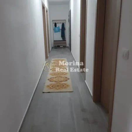 Tirane, jepet me qera apartament 3+1 Kati 3, 110 m² 700 € (5 Maji)