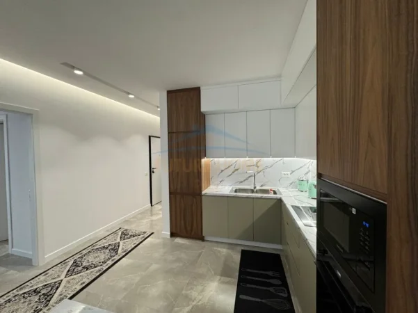 Tirane, jepet me qera apartament 2+1 , 119 m² 1.150 €   Pazari i Ri,