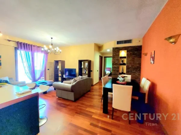 Tirane, jepet me qera apartament 2+1 Kati 8, 103 m² 700 € (Rruga Barrikadave)