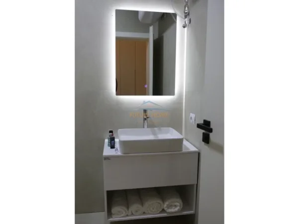 Tirane, jepet me qera apartament 2+1+2 Kati 4, 119 m² 1.200 € (ZOGU I ZI)