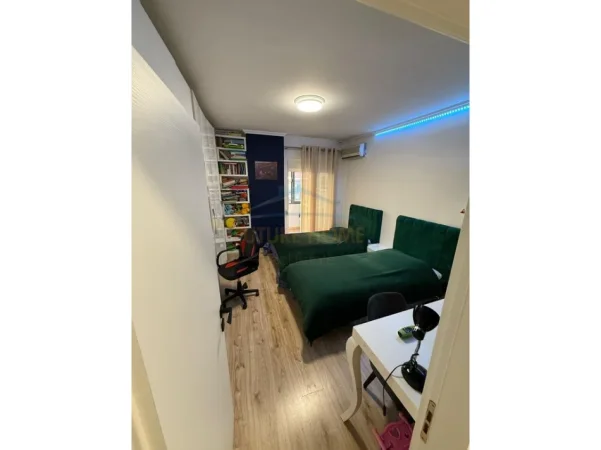 Tirane, shitet apartament 2+1 Kati 3, 115 m² 175.000 € 