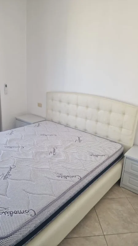 Tirane, jepet me qera apartament 2+1 Kati 7, 90 m² 550 € (Rruga e Kavajes perballe Delijorgjit)