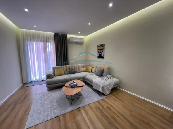 SHITET APARTAMENT 1+1 GALERIA ROMA, RRUGA E KAVAJES