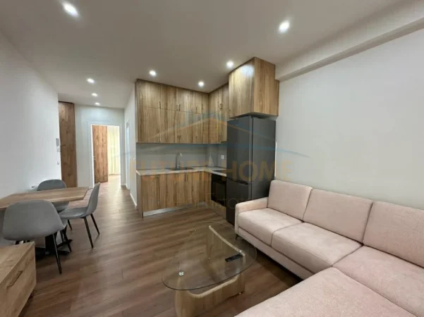 Tirane, jepet me qera apartament 1+1 Kati 8, 64 m² 850 € (Pazari i Ri)