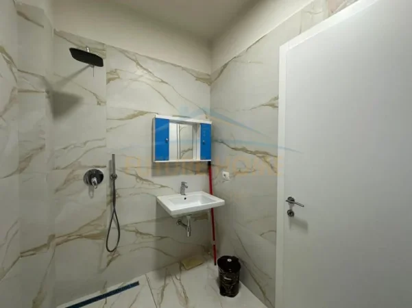 Tirane, jepet me qera apartament 1+1 Kati 8, 64 m² 850 € (Pazari i Ri)