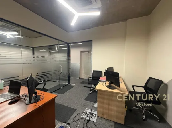 Tirane, jepet me qera apartament 3+1 Kati 2, 2.200 € (rr. kosovareve)