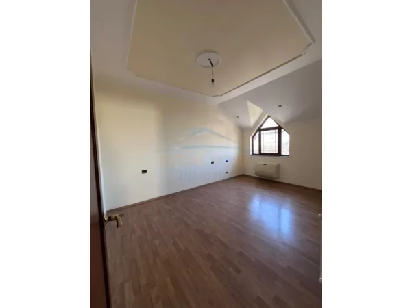 Tirane, jepet me qera apartament Kati 3, 98 m² 1.000 € (Blloku)