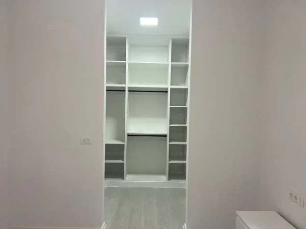 Tirane, jepet me qera apartament 1+1+Ballkon Kati 2, 70 m² 600 € 