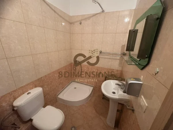 Tirane, jepet me qera apartament 2+1+Ballkon Kati 1, 124 m² 500 € (astir)