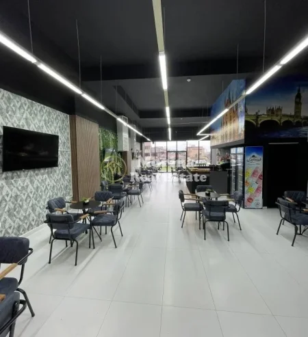 Tirane, jepet me qera ambjent biznesi Kati 0, 141 m² 1.100 € (5 Maji)