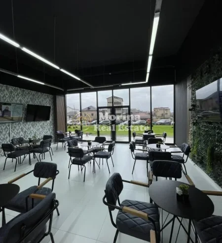 Tirane, jepet me qera ambjent biznesi Kati 0, 141 m² 1.100 € (5 Maji)