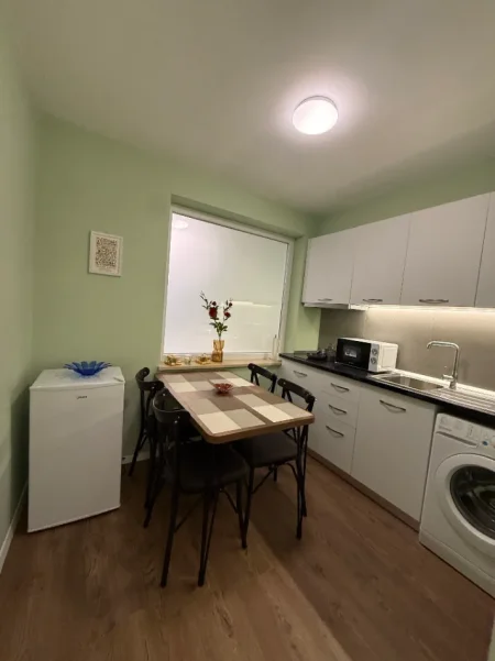 Tirane, jepet me qera apartament 2+1+Aneks , (Myslym Shyr, Qender)