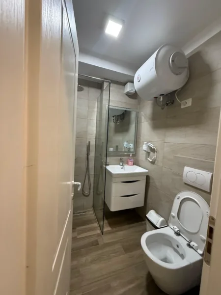 Tirane, jepet me qera apartament 2+1+Aneks , (Myslym Shyr, Qender)