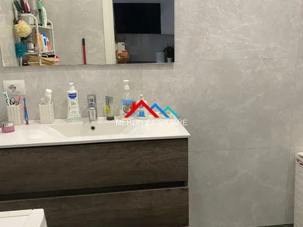 Tirane, jepet me qera apartament 1+1+Ballkon Kati 7, 68 m² 850 € (RRUGA GJIK KUQALI,STADIUMI DINAMO)