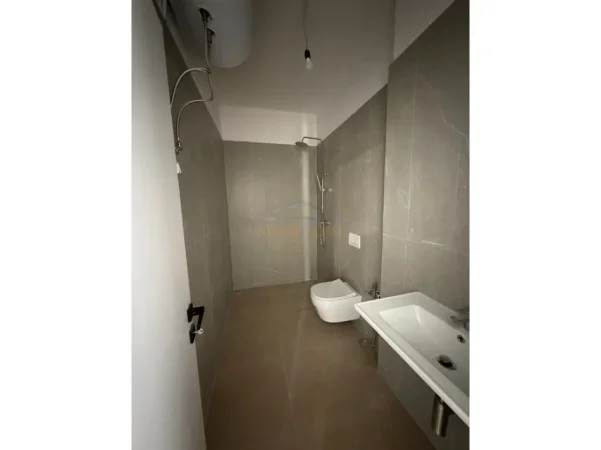 Tirane, jepet me qera apartament 2+1 Kati 7, 127 m² 1.500 € (Altana Luxury Residence, Rruga e Kosovarëve)
