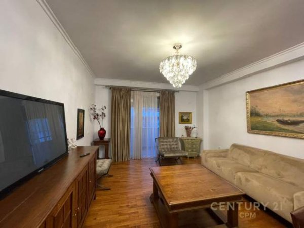 Tirane, shitet apartament 2+1 Kati 1, 116 m² 250.000 Euro (Rruga Peti)