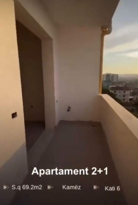 Tirane, shitet apartament 2+1 Kati 6, 69 m² 650 Euro/m2 ne Kamez