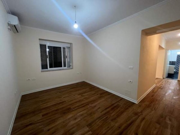 Tirane, jepet me qera zyre Kati 0, 85 m² 600 Euro (rruga e durresit)