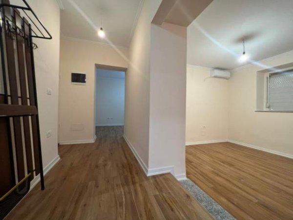 Tirane, jepet me qera zyre Kati 0, 85 m² 600 Euro (rruga e durresit)