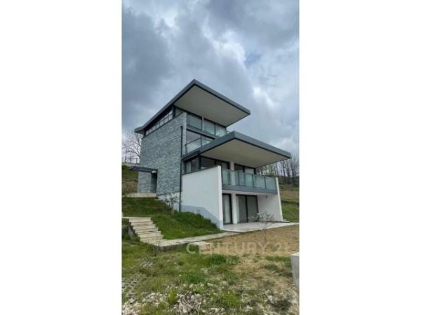 Tirane, shitet Vile 3 Katshe Kati 3, 501 m² 770.000 Euro (Farke)