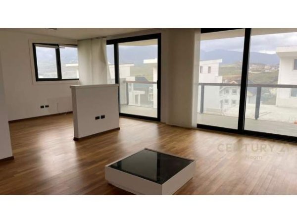 Tirane, shitet Vile 3 Katshe Kati 3, 501 m² 770.000 Euro (Farke)