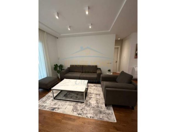 Tirane, jepet me qera apartament Kati 2, 120 m² 1.100 Euro (Kopshti Botanik)