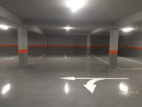 Tirane, jepet me qera zyre Kati 3, 100 m² 1.500 Euro (Prane Coin, RTSH Tirana, Albania)