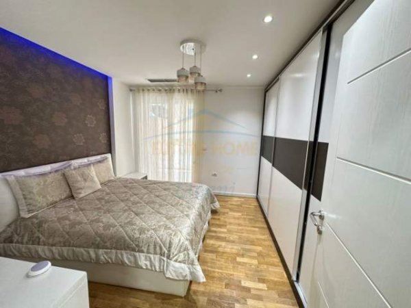 Tirane, jepet me qera apartament Kati 5, 120 m² 800 Euro (Kompleksi Kontakt, 21 dhjetori)