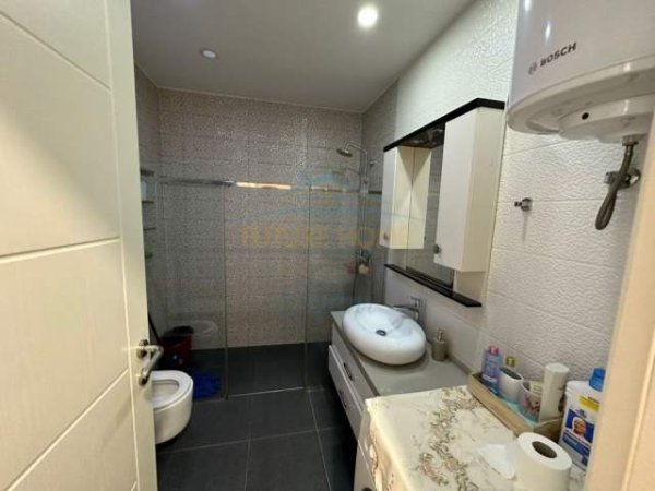 Tirane, jepet me qera apartament Kati 5, 120 m² 700 Euro (Kompleksi Kontakt, 21 dhjetori)