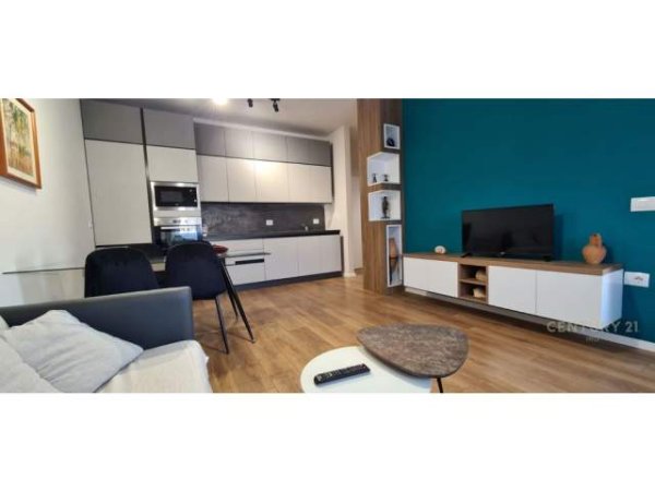 Tirane, jepet me qera apartament Kati 4, 68 m² 600 Euro (Pazari I ri Tirana, Albania)