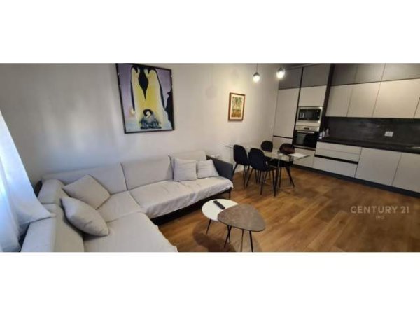 Tirane, jepet me qera apartament Kati 4, 68 m² 600 Euro (Pazari I ri Tirana, Albania)