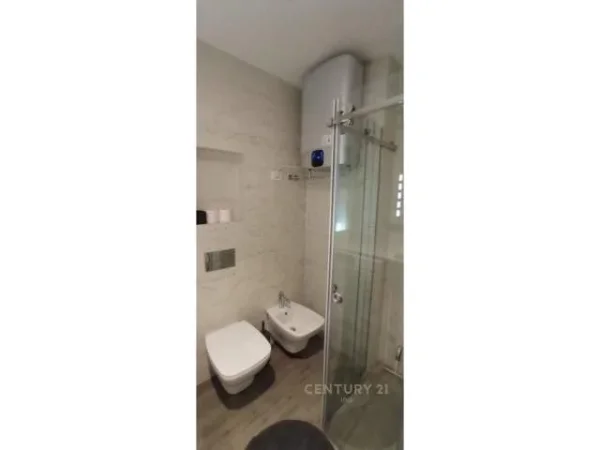 Tirane, jepet me qera apartament 2+1 Kati 6, 105 m² 1.500 Euro (Marko Bocari)