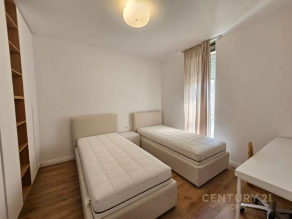 Tirane, jepet me qera apartament 2+1 Kati 6, 120 m² 1.250 Euro (Liceu)
