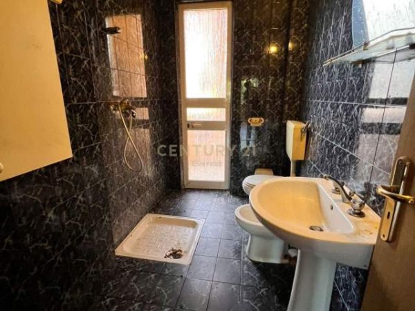 Tirane, shitet apartament Kati 4, 72 m² 128.000 Euro (Myslym Shyri Tirana, Albania)