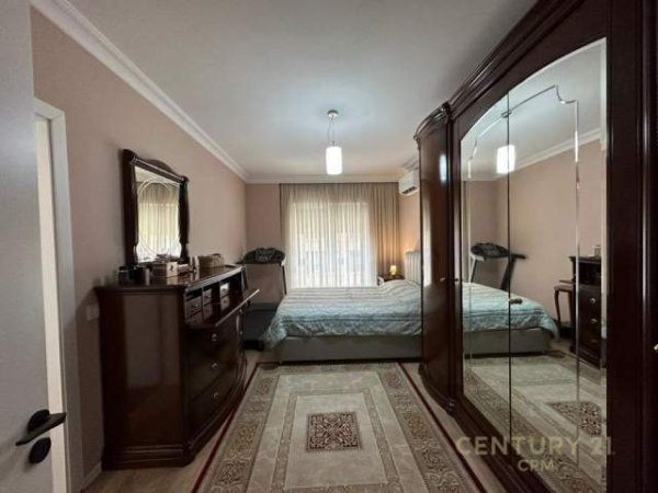 Tirane, shitet apartament Kati 4, 129 m² 190.000 Euro (Tirana, Albania)