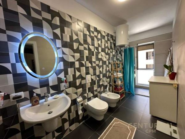 Tirane, shitet apartament Kati 4, 129 m² 190.000 Euro (Tirana, Albania)