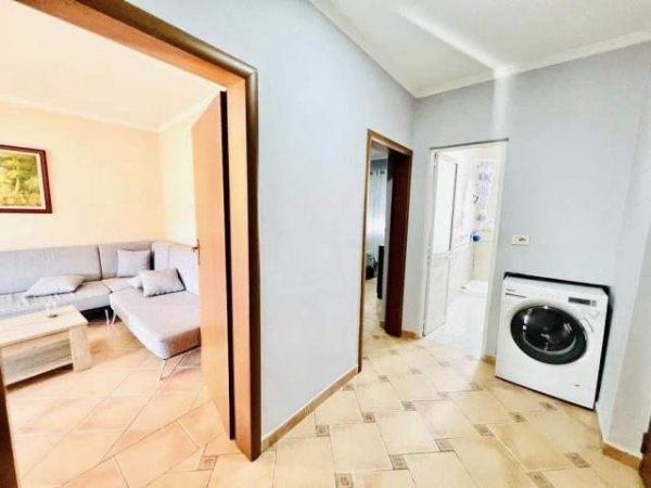 Tirane, shitet apartament 1+1+A+BLK Kati 5, 60 m² 105.000 Euro (Myslym Shyri, ne fillim perballe me Neranxin,)