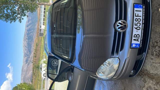 Tirane, shes makine Volkswagen Golf 5 Viti 2005, 4.500 Euro