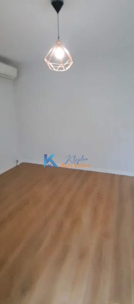 Tirane, shes apartament 2+1+BLK Kati 5, 82 m² 150.000 Euro (21 Dhjetori)