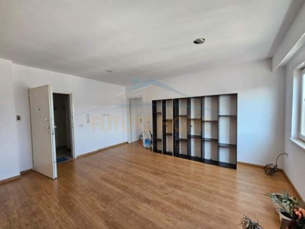 Tirane, shitet apartament 2+1+BLK Kati 10, 70 m² 135.000 Euro (Rruga e Kavajes)