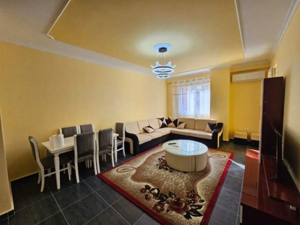 Tirane, jap me qera apartament Kati 4, 140 m² 500 Euro (yzberisht)