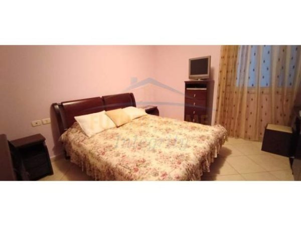 Tirane, jepet me qera apartament Kati 2, 70 m² 350 Euro (Ali Demi)