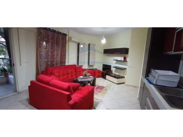 Tirane, jepet me qera apartament Kati 2, 70 m² 350 Euro (Ali Demi)
