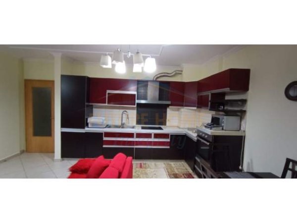 Tirane, jepet me qera apartament Kati 2, 70 m² 350 Euro (Ali Demi)