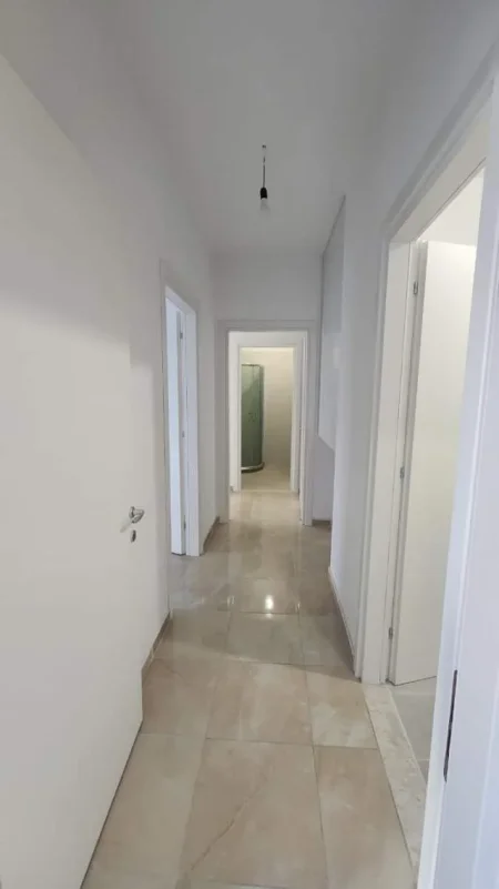 Tirane, jepet me qera apartament 2+1+BLK Kati 1, 80 m² 500 Euro (rruga Barrikadave)