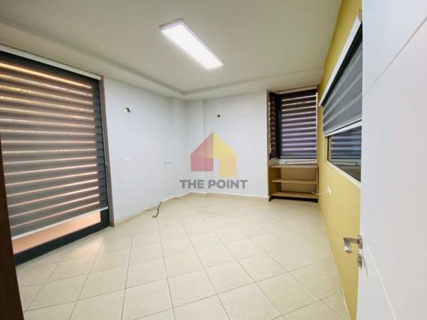 Tirane, jepet me qera ambjent biznesi Kati 1, 150 m² 1.450 Euro (Stadiumi Air Albania)